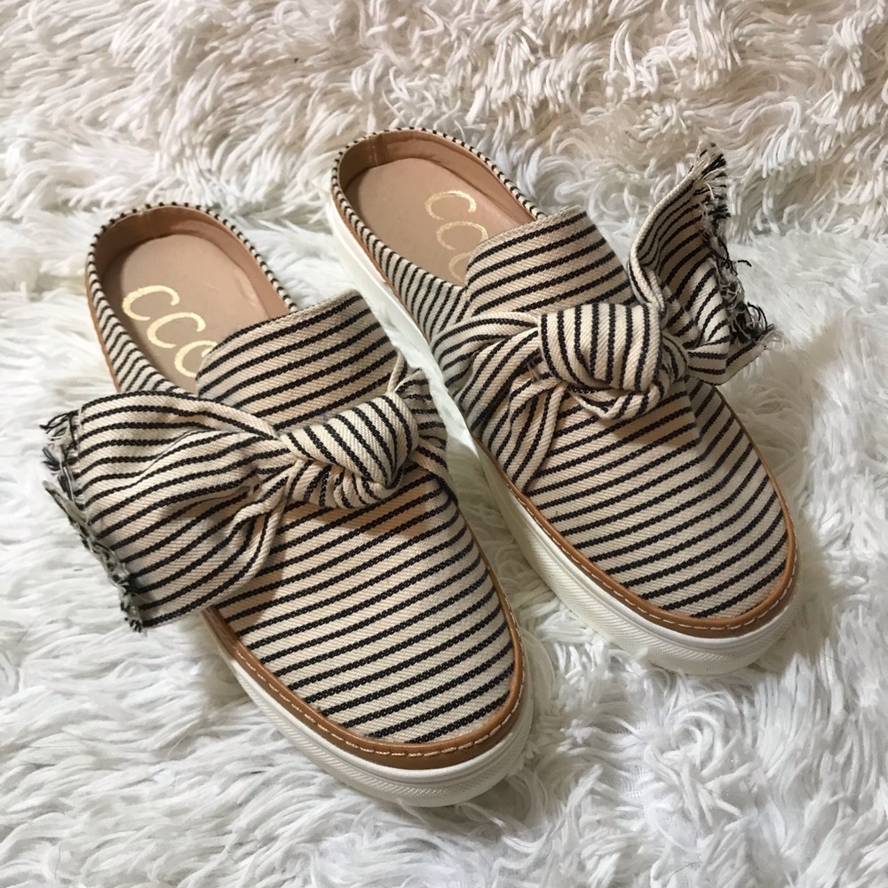 Adorable Slip On Flats - Picture 1 of 7